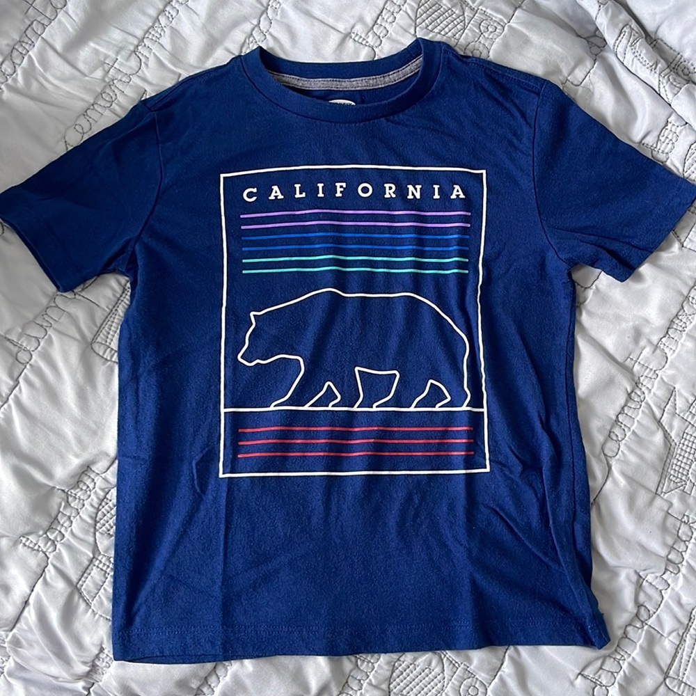 Boy’s Old Navy California Shirt in Size M(8)